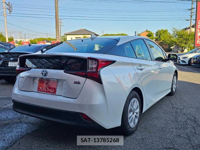 Toyota PRIUS 2022-09 8361844-10