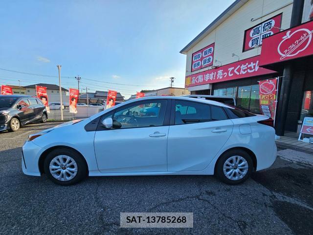 Toyota PRIUS 2022-09 8361844-7