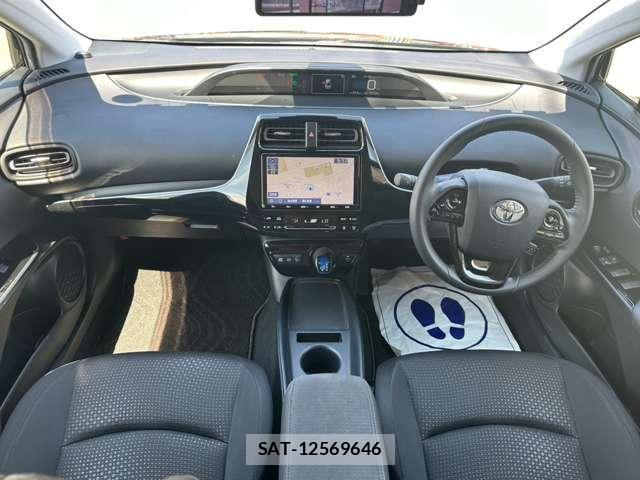 Toyota PRIUS 2019-08 8361852-2