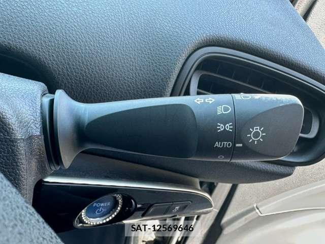 Toyota PRIUS 2019-08 8361852-9