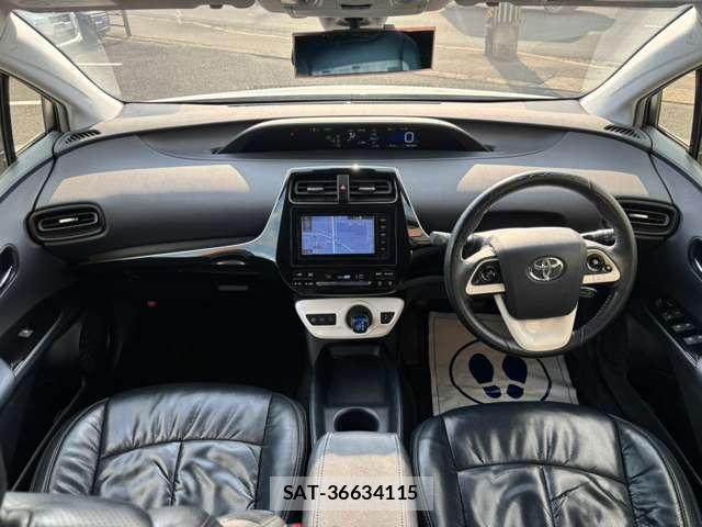 Toyota PRIUS 2016-03 8361854-2