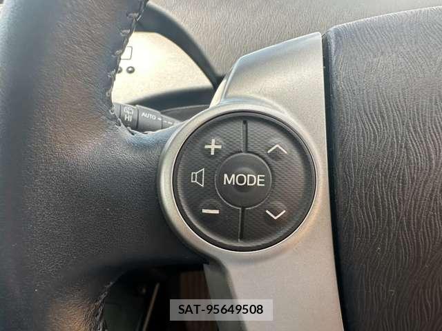 Toyota PRIUS 2014-02 8361855-10