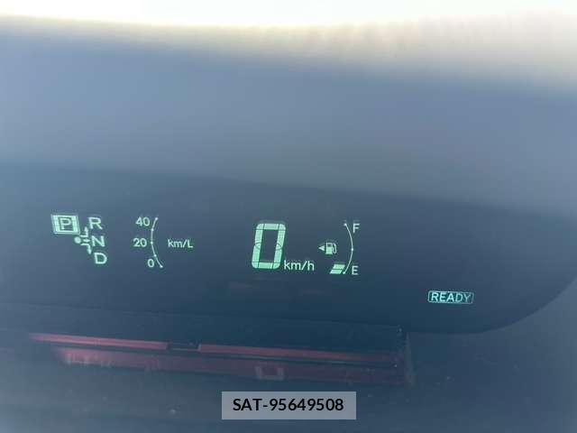 Toyota PRIUS 2014-02 8361855-14
