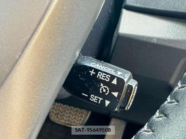 Toyota PRIUS 2014-02 8361855-8