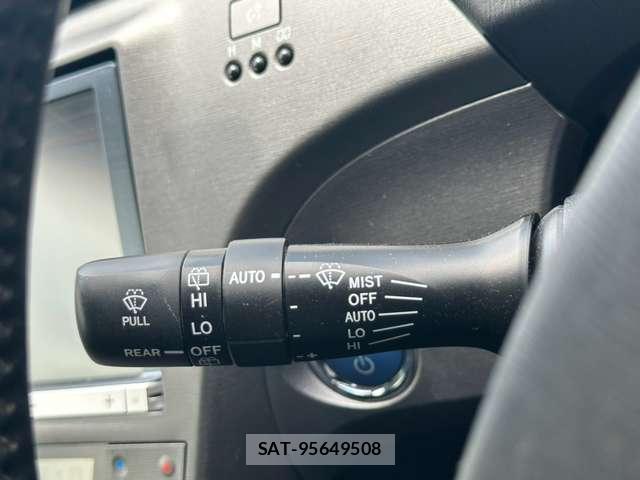 Toyota PRIUS 2014-02 8361855-9