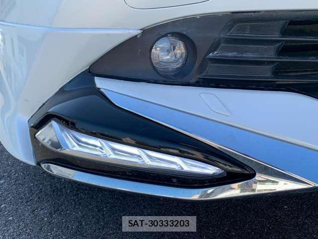 Toyota PRIUS 2019-08 8361915-11