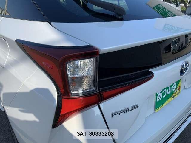 Toyota PRIUS 2019-08 8361915-13