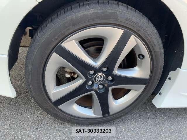 Toyota PRIUS 2019-08 8361915-14
