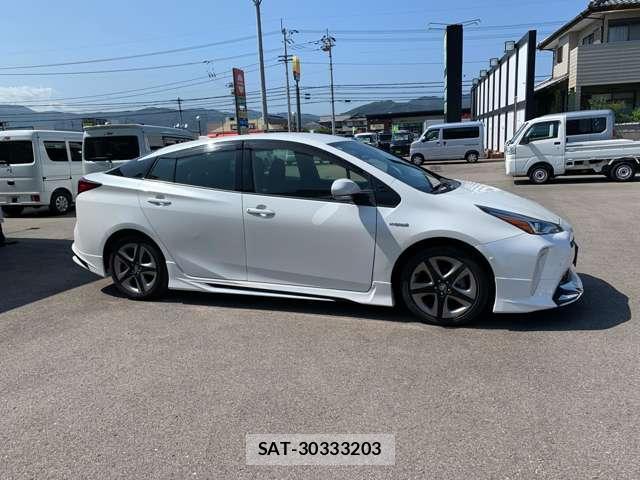 Toyota PRIUS 2019-08 8361915-4