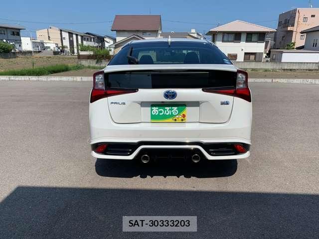 Toyota PRIUS 2019-08 8361915-6