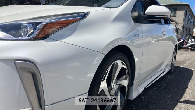 Toyota PRIUS 2020-01 8362270-10