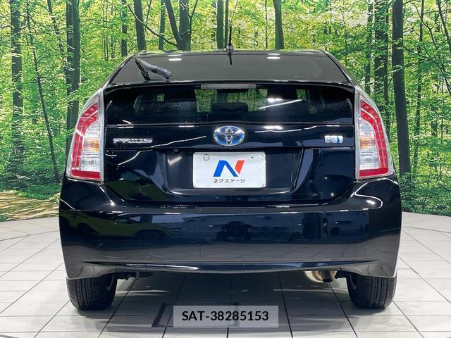 Toyota PRIUS 2012-07 8362329-14