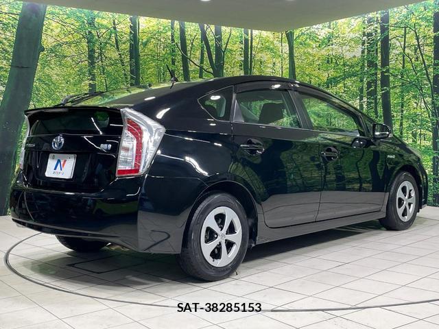 Toyota PRIUS 2012-07 8362329-16