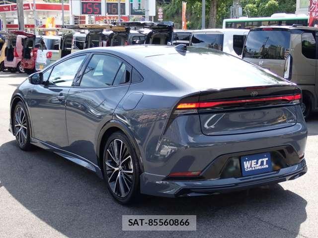 Toyota PRIUS 2023-01 8362444-16