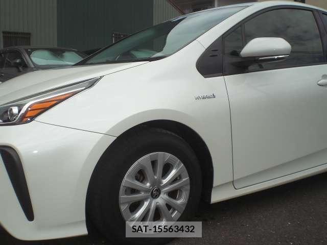 Toyota PRIUS 2019-05 8362451-12