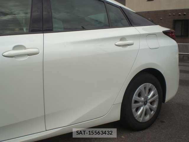 Toyota PRIUS 2019-05 8362451-13