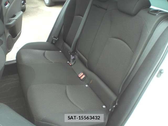 Toyota PRIUS 2019-05 8362451-16