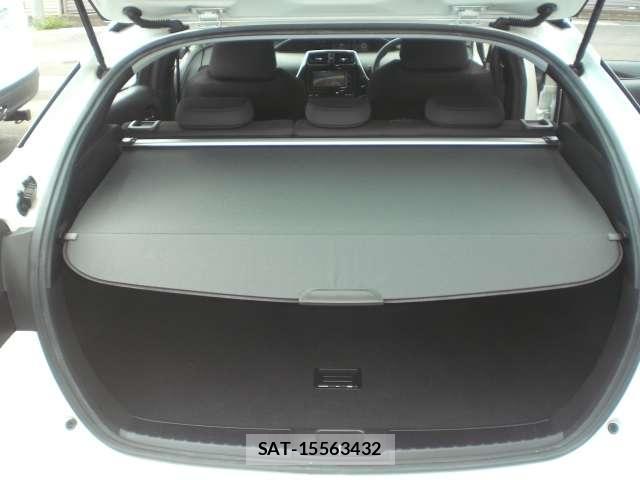 Toyota PRIUS 2019-05 8362451-17