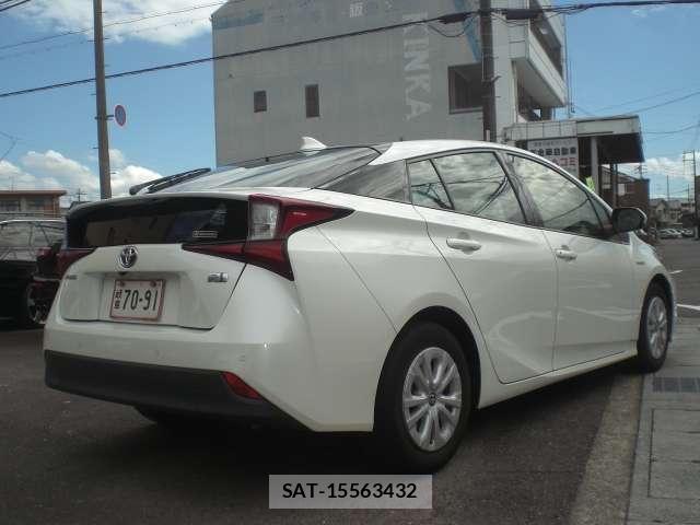 Toyota PRIUS 2019-05 8362451-3