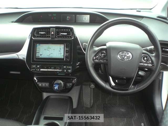 Toyota PRIUS 2019-05 8362451-6