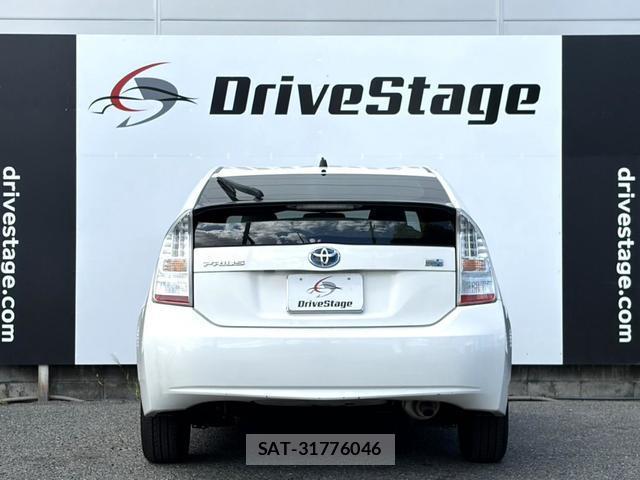 Toyota PRIUS 2010-06 8362453-12