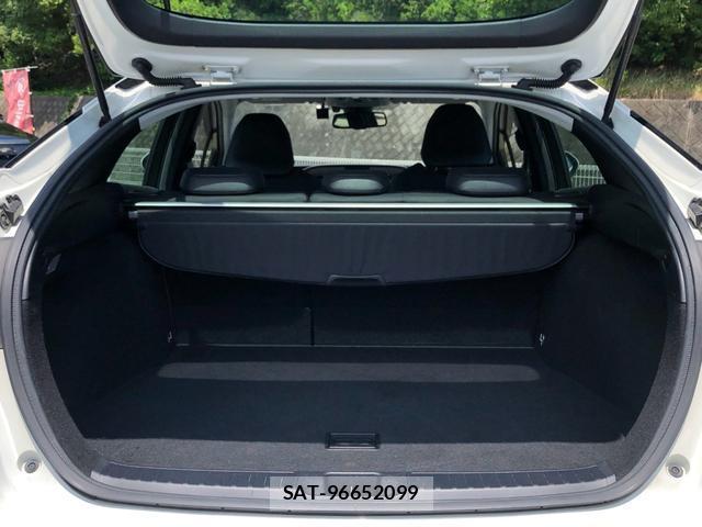 Toyota PRIUS 2019-12 8362454-11