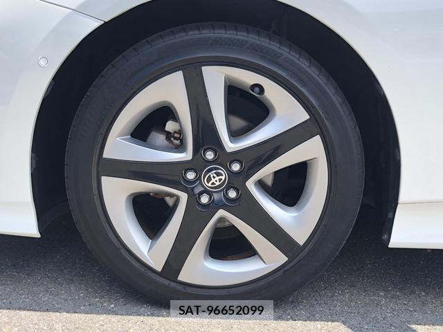 Toyota PRIUS 2019-12 8362454-14