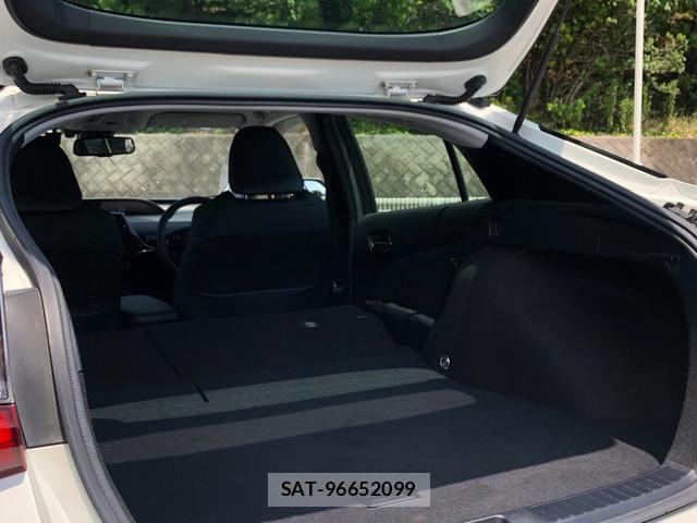 Toyota PRIUS 2019-12 8362454-19