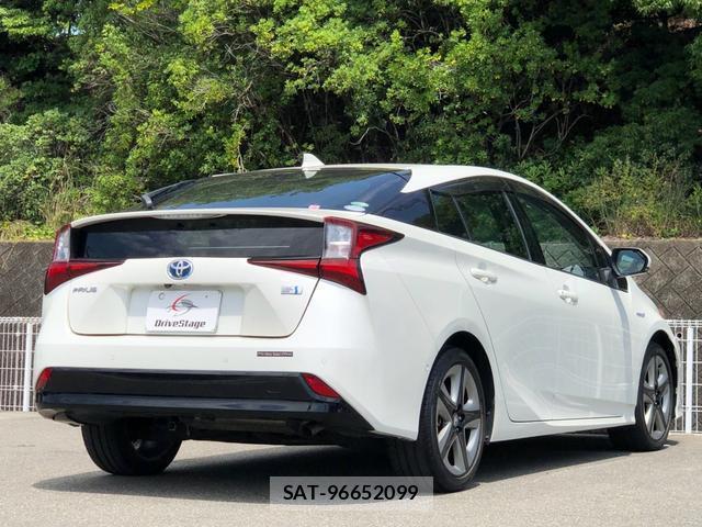 Toyota PRIUS 2019-12 8362454-3