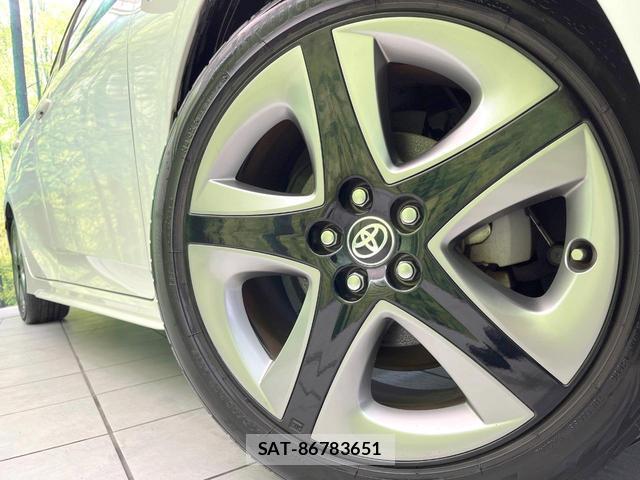 Toyota PRIUS 2016-02 8362551-12