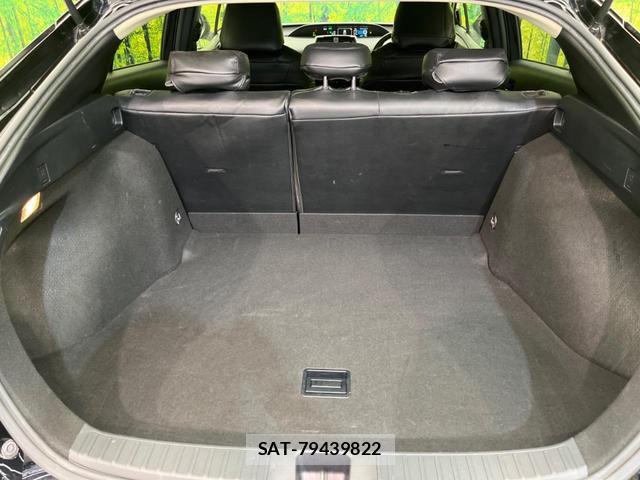 Toyota PRIUS 2018-10 8362606-9