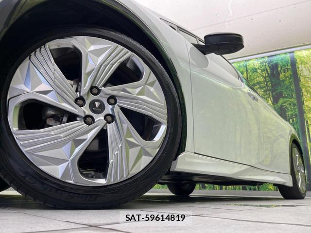 Toyota PRIUS 2024-12 8362614-12