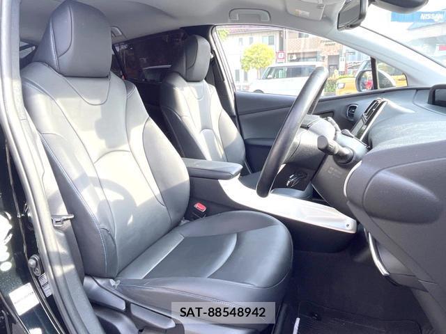 Toyota PRIUS 2016-01 8362695-10