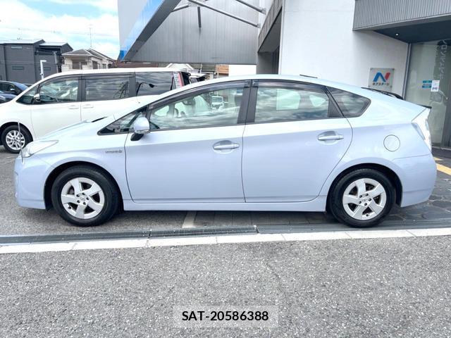Toyota PRIUS 2010-11 8362697-11