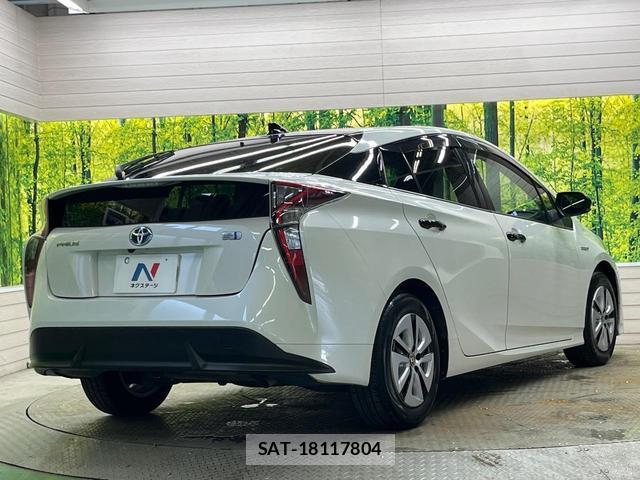 Toyota PRIUS 2018-11 8362798-16