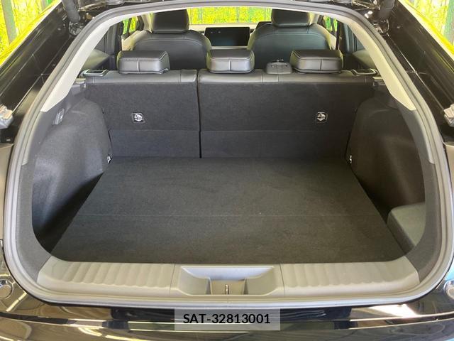 Toyota PRIUS 2023-08 8362804-11