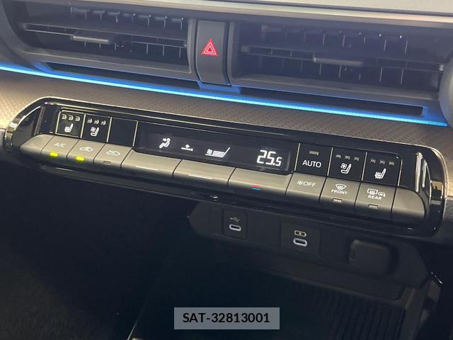 Toyota PRIUS 2023-08 8362804-7