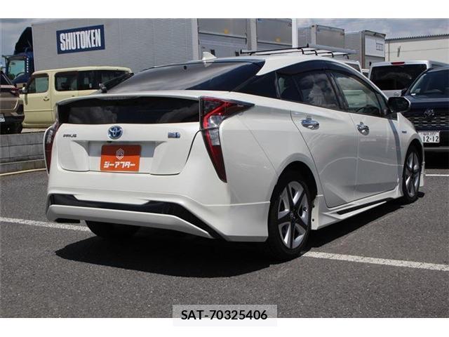 Toyota PRIUS 2018-06 8362966-13