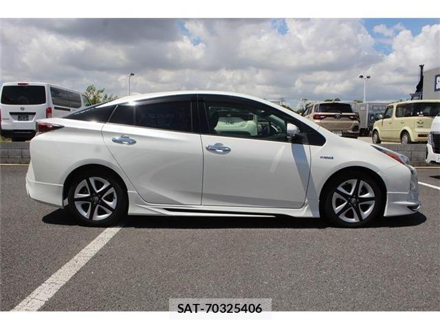 Toyota PRIUS 2018-06 8362966-14