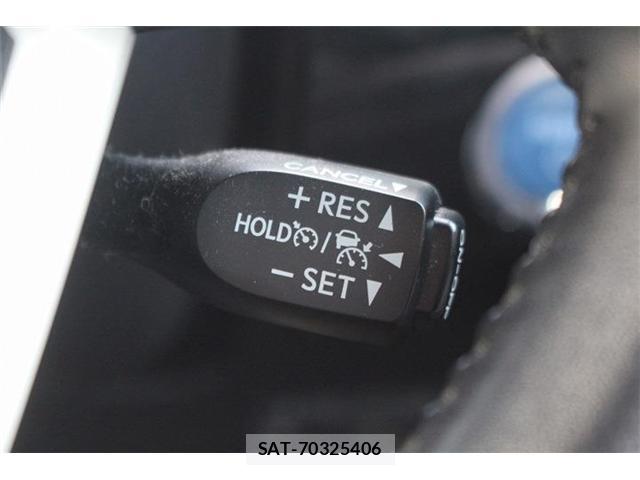Toyota PRIUS 2018-06 8362966-4