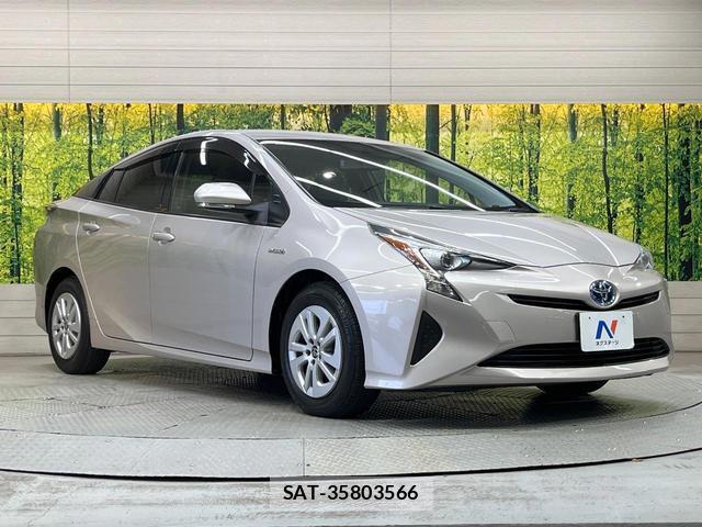 Toyota PRIUS 2018-03 8363214-15