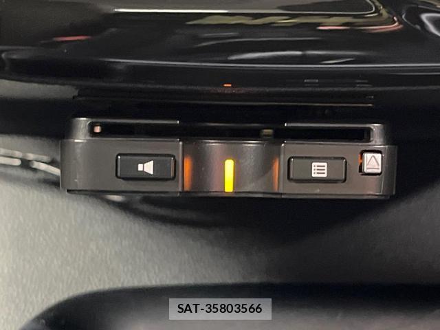 Toyota PRIUS 2018-03 8363214-3