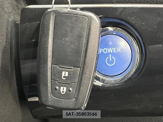 Toyota PRIUS 2018-03 8363214-6