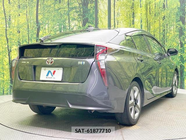 Toyota PRIUS 2016-02 8363299-16