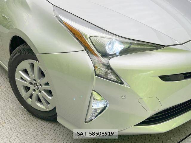 Toyota PRIUS 2018-01 8363312-11