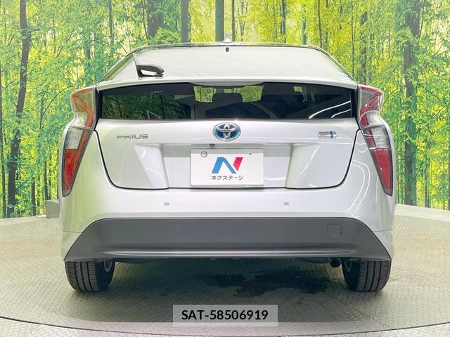 Toyota PRIUS 2018-01 8363312-14