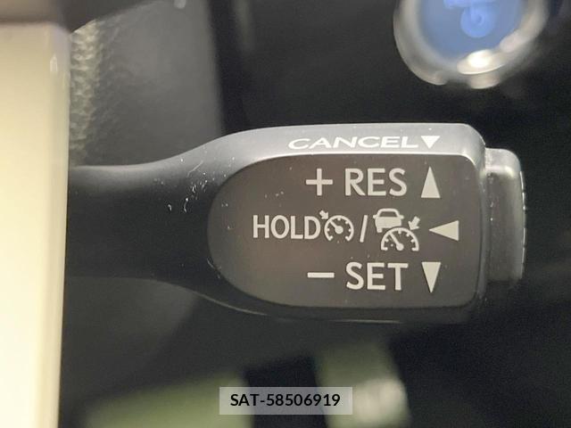 Toyota PRIUS 2018-01 8363312-5