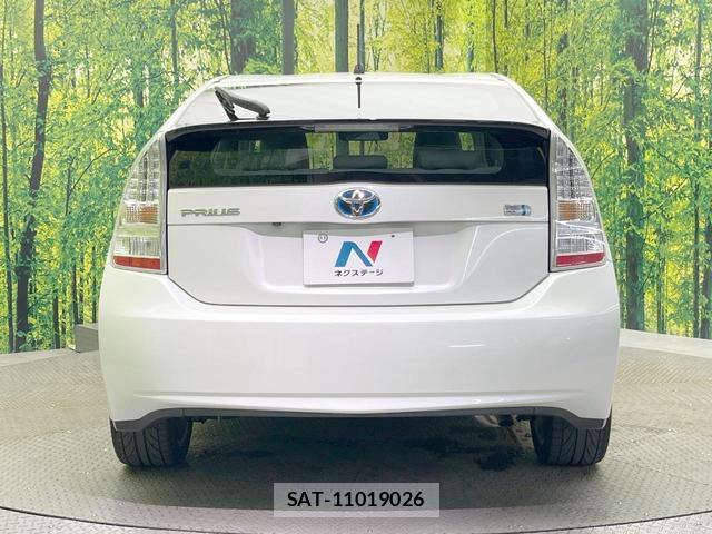 Toyota PRIUS 2010-04 8363313-13