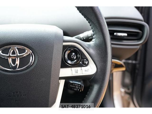 Toyota PRIUS 2017-04 8363381-11