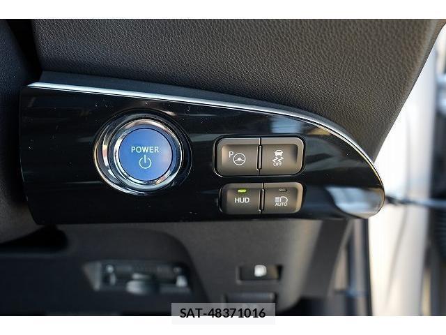 Toyota PRIUS 2017-04 8363381-8